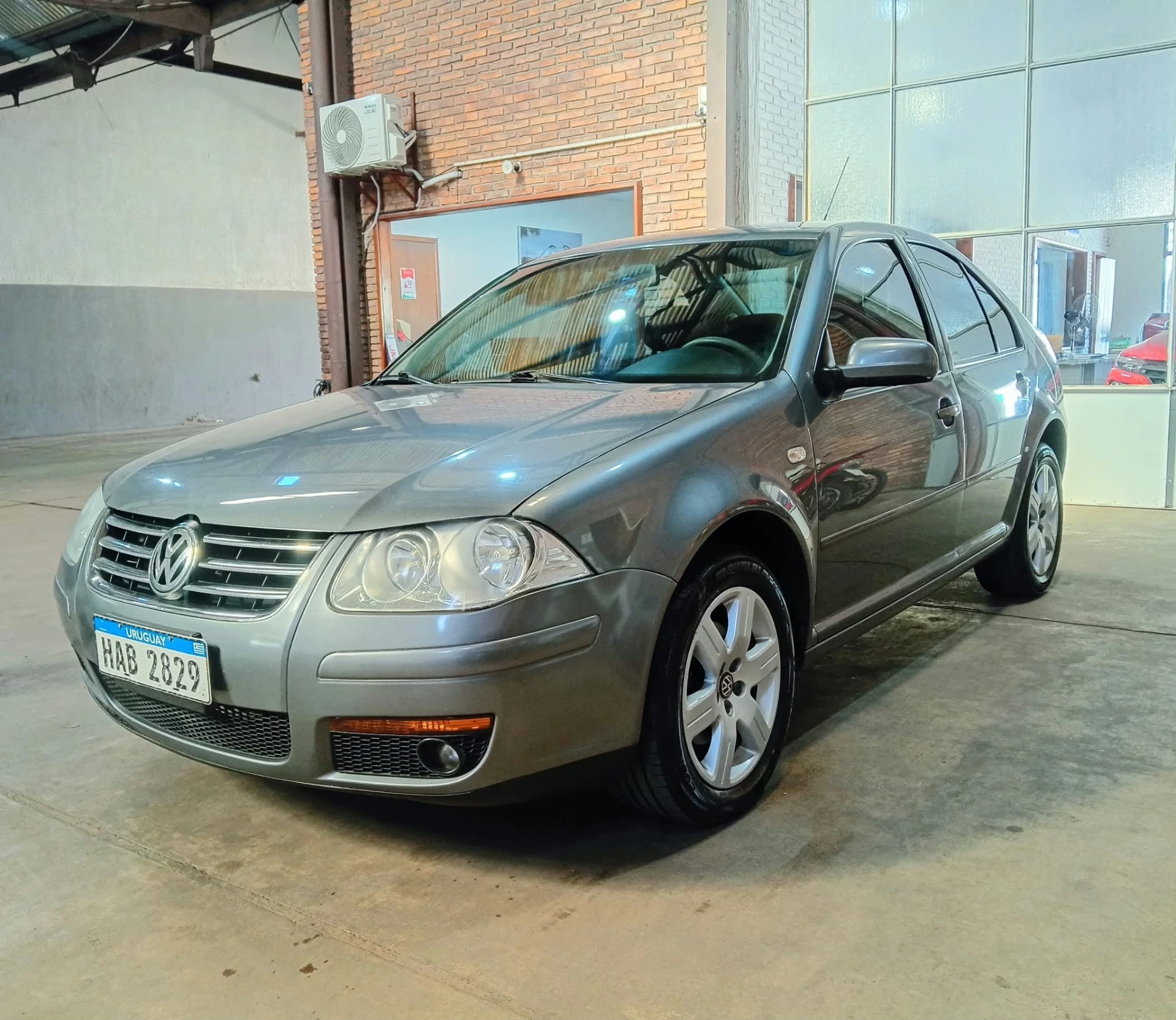 Volkswagen Bora 2.0 At 2011